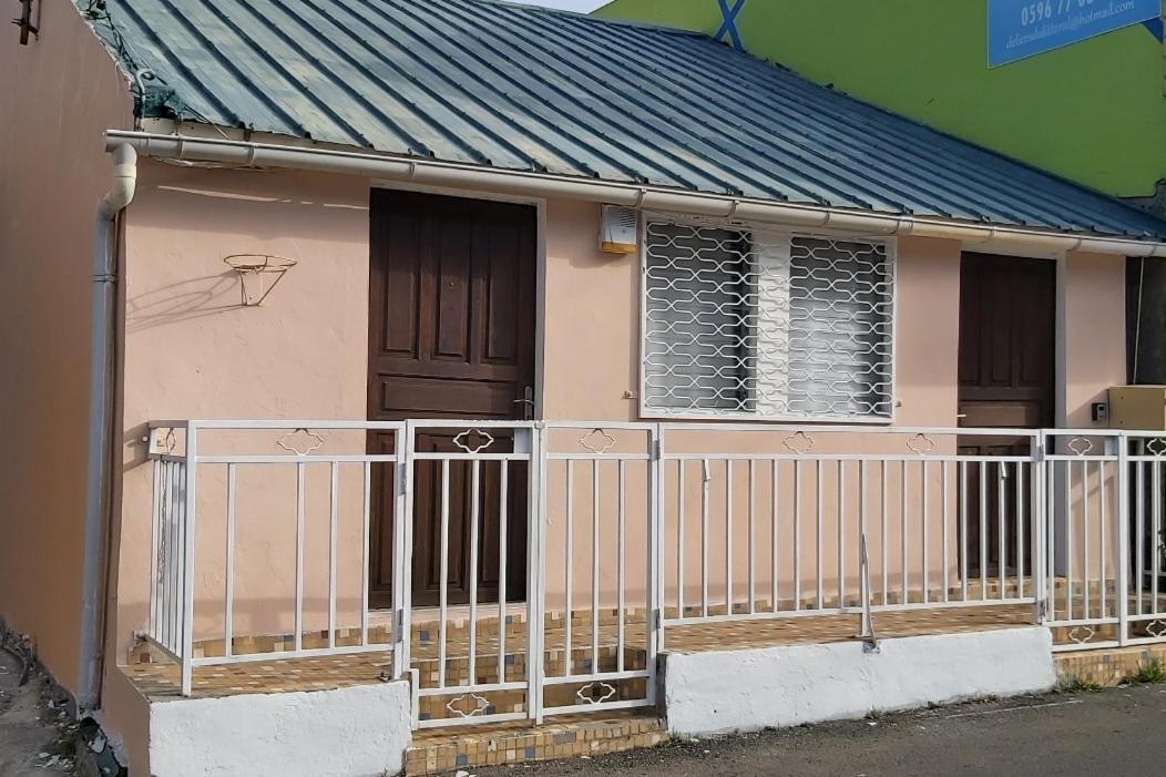 Vila Le Pere Marchand Bellefontaine Exteriér fotografie